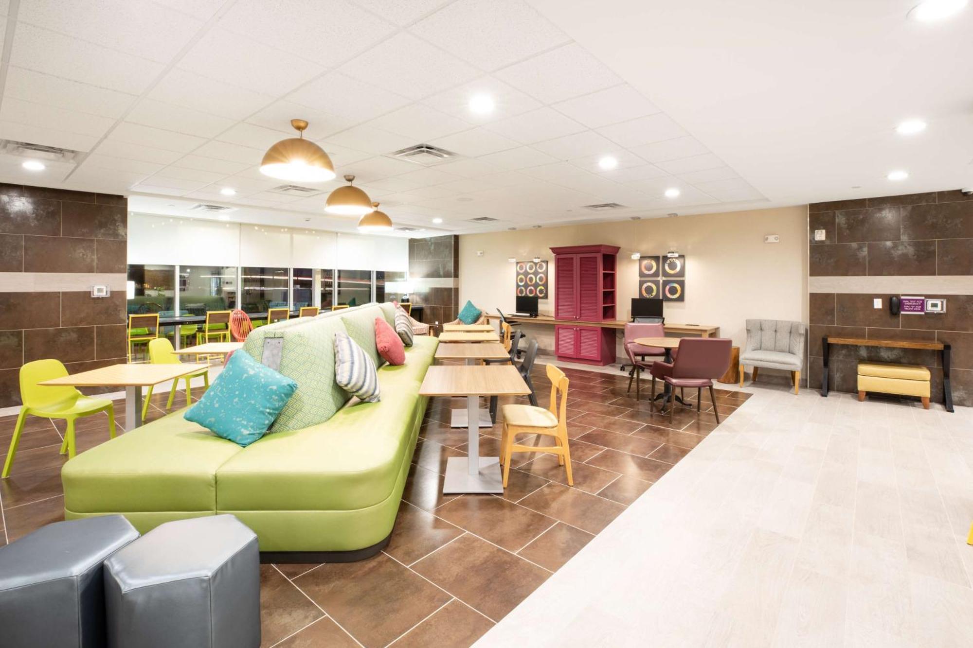 Hotel Home2 Bush Intercontinental Airport Iah Beltway 8 3*